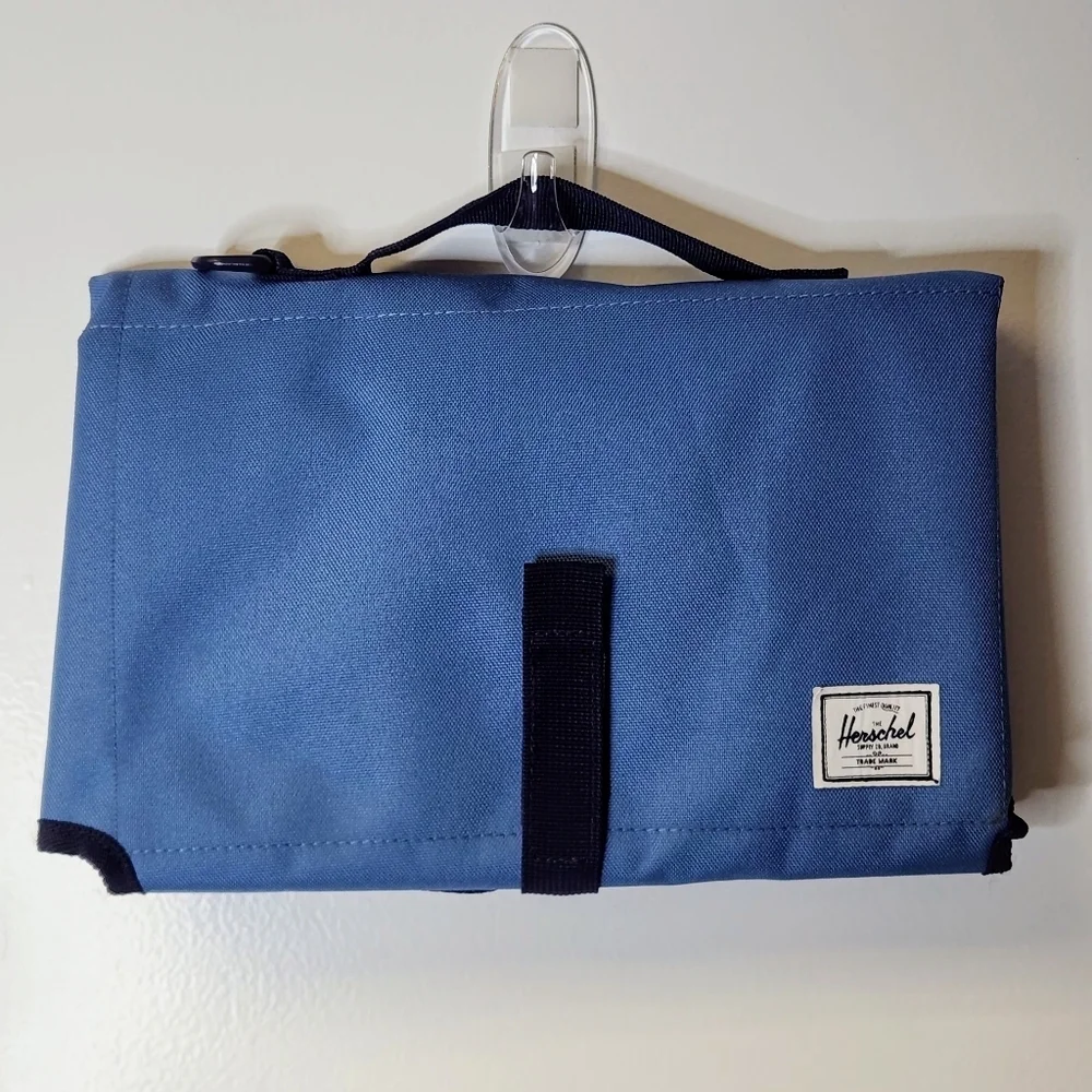 HERSHEL SUPPLY COMPANY Sprout Change Mat In Blue And Navy